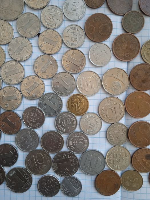 Монеты мира 93 штуки