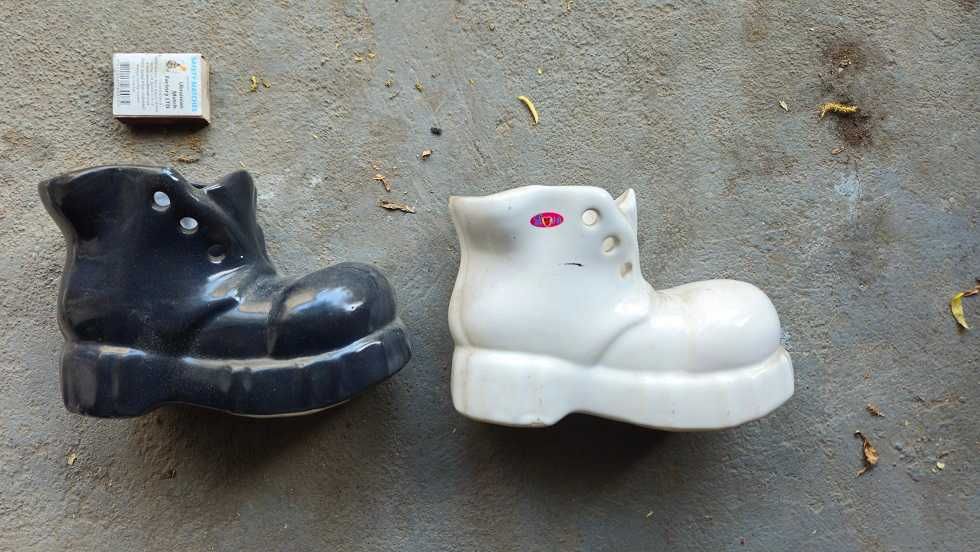 Ceramika ozdobna buty komplet biało czarne PRL