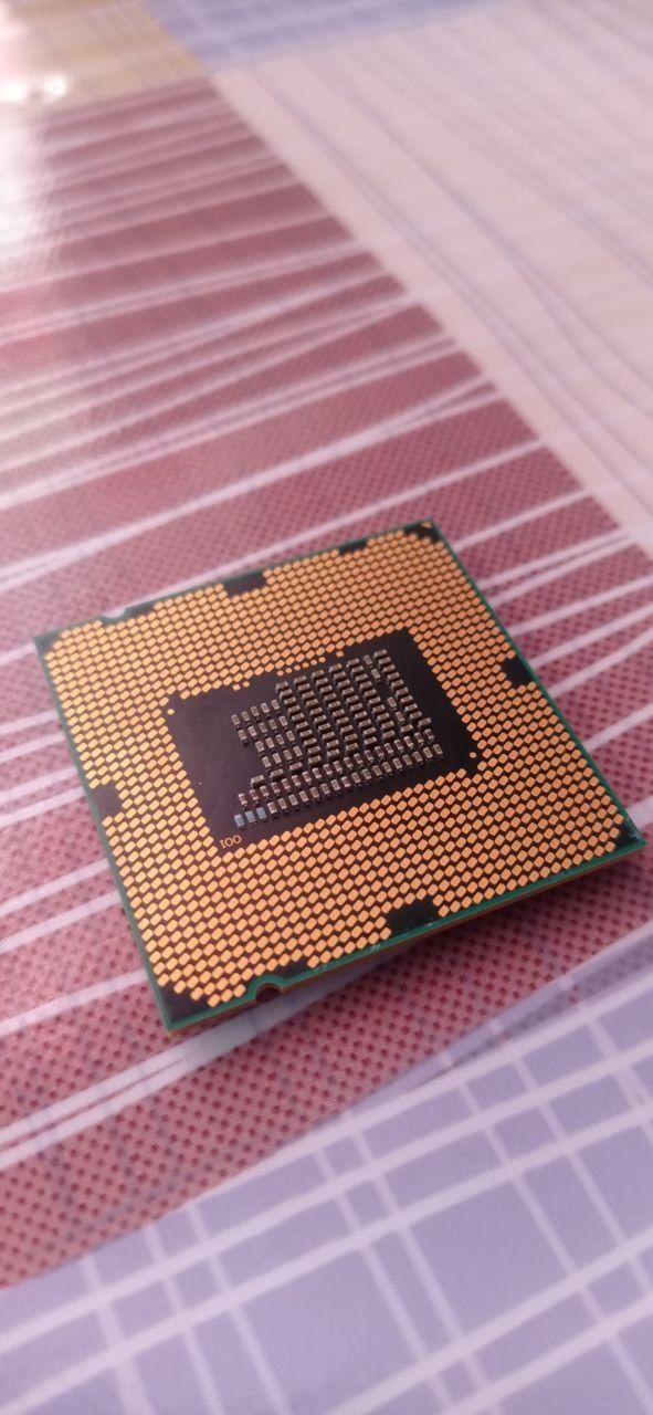 Intel Core I3 2120 ( 2 ядра 4 потока )