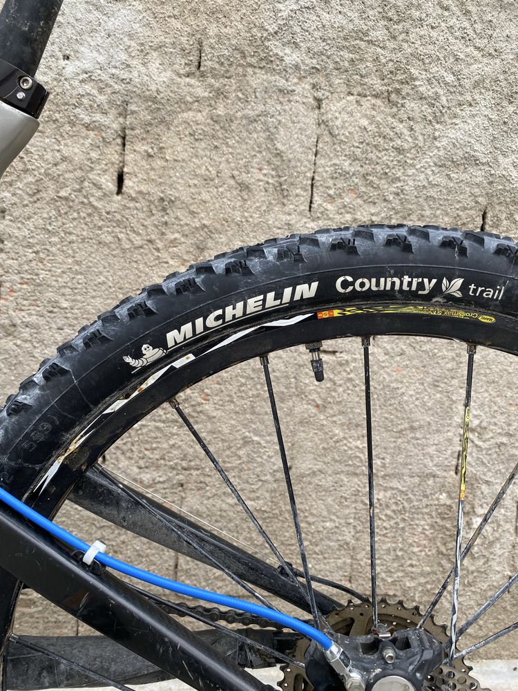 Bicicleta Enduro Giant Advanced Anthem 1 Full Carbon maestro