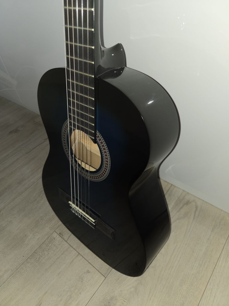 Gitara pokrowiec kostki strojnik piekny zestaw