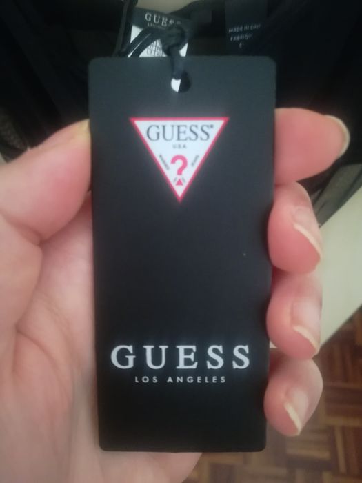 Lingerie: Body Guess preto com bordado de flores