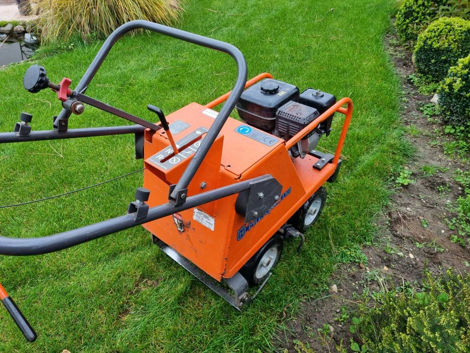 HUSQVARNA SC18CE  maszyna do zdejmowania darni