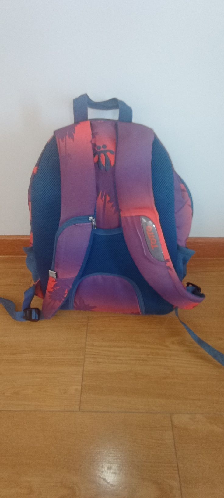 Mochila Totto com compartimento para portátil