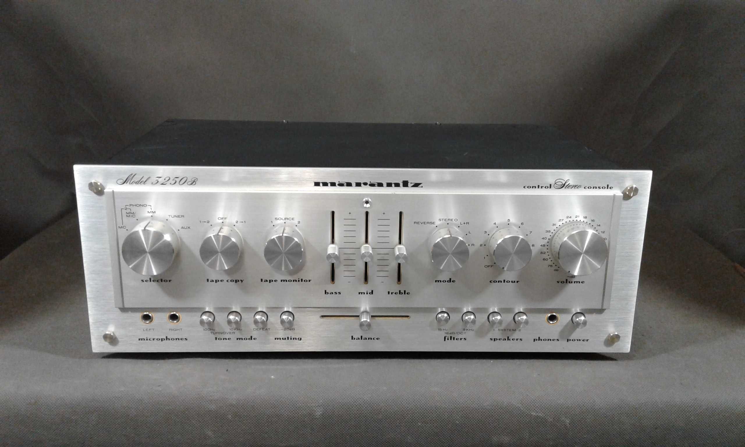 MARANTZ 3250B,przedwzmacniacz stereo vintage