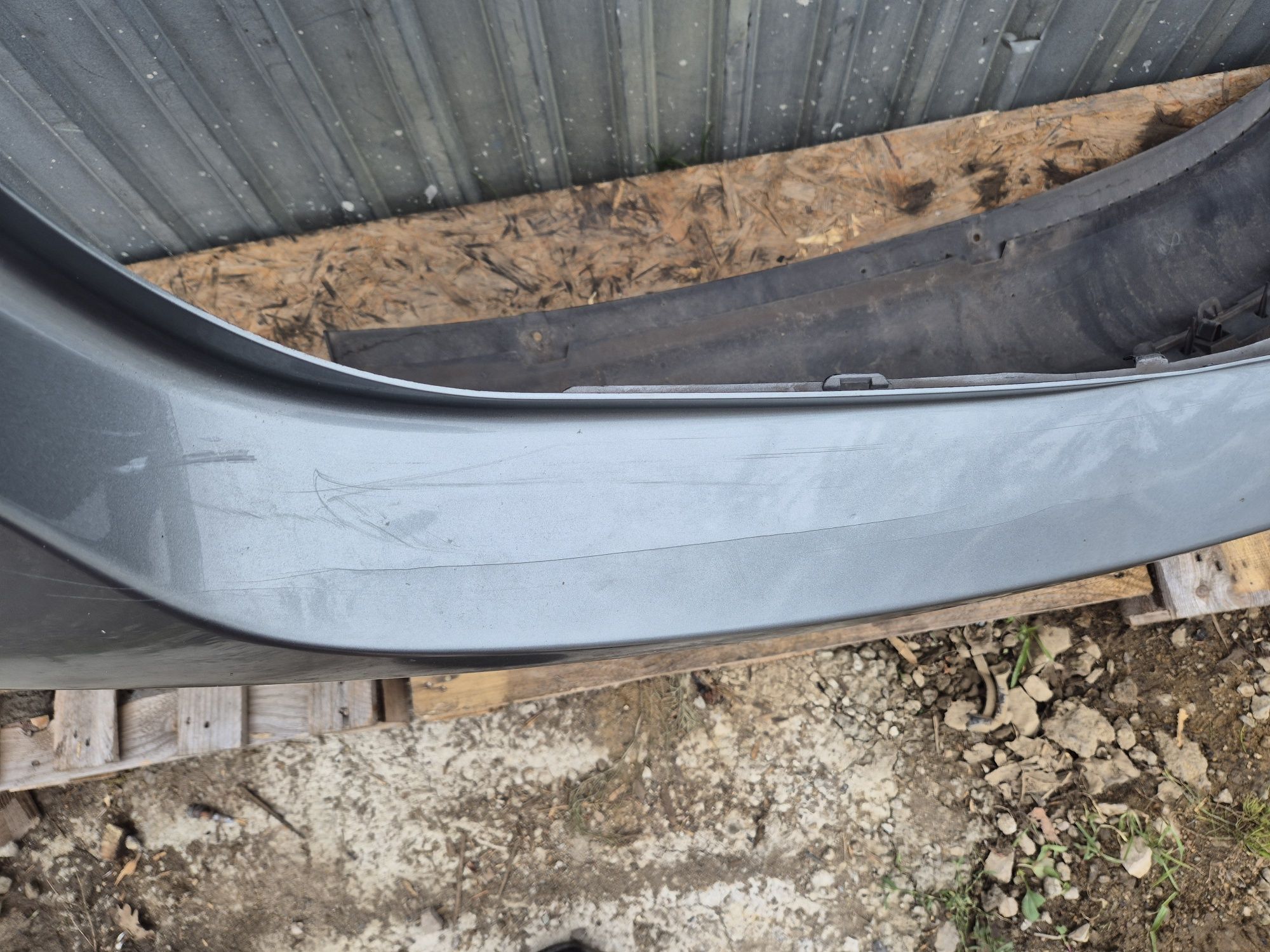 Zderzak tylny Opel Astra J HB  PDC  Z179 Kompletny