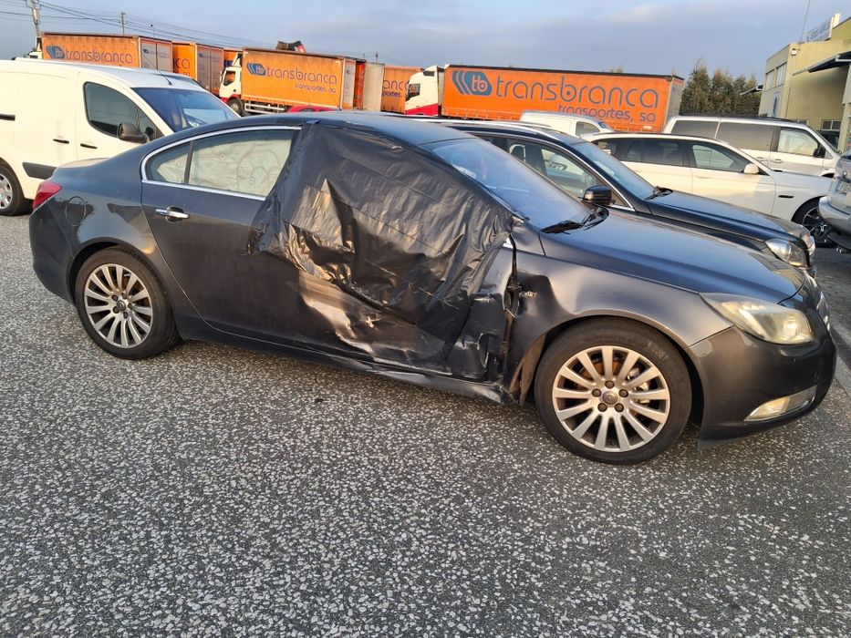 Opel Insignia cosmo CDTI acidentado