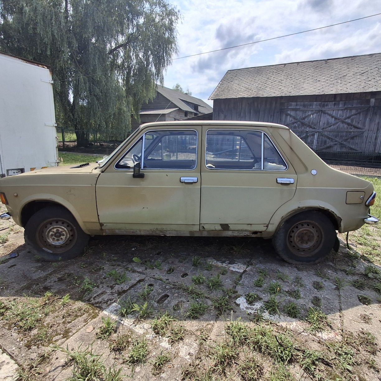 Sprzedam samochód zastawa 1100