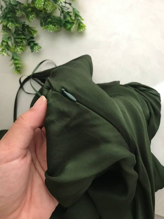 Сукня Zara. Сукня у білизняному стилі. Шелковое платье