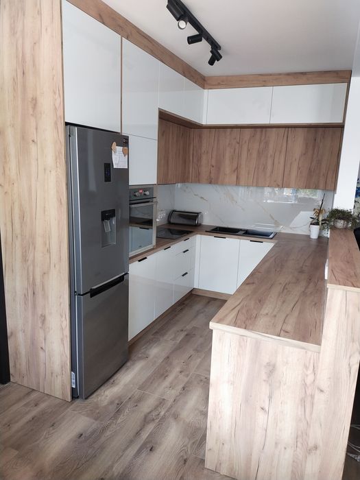 Meble kuchenne  pokojowe  łazienkowe  szafy na wymiar dla wszystkich.