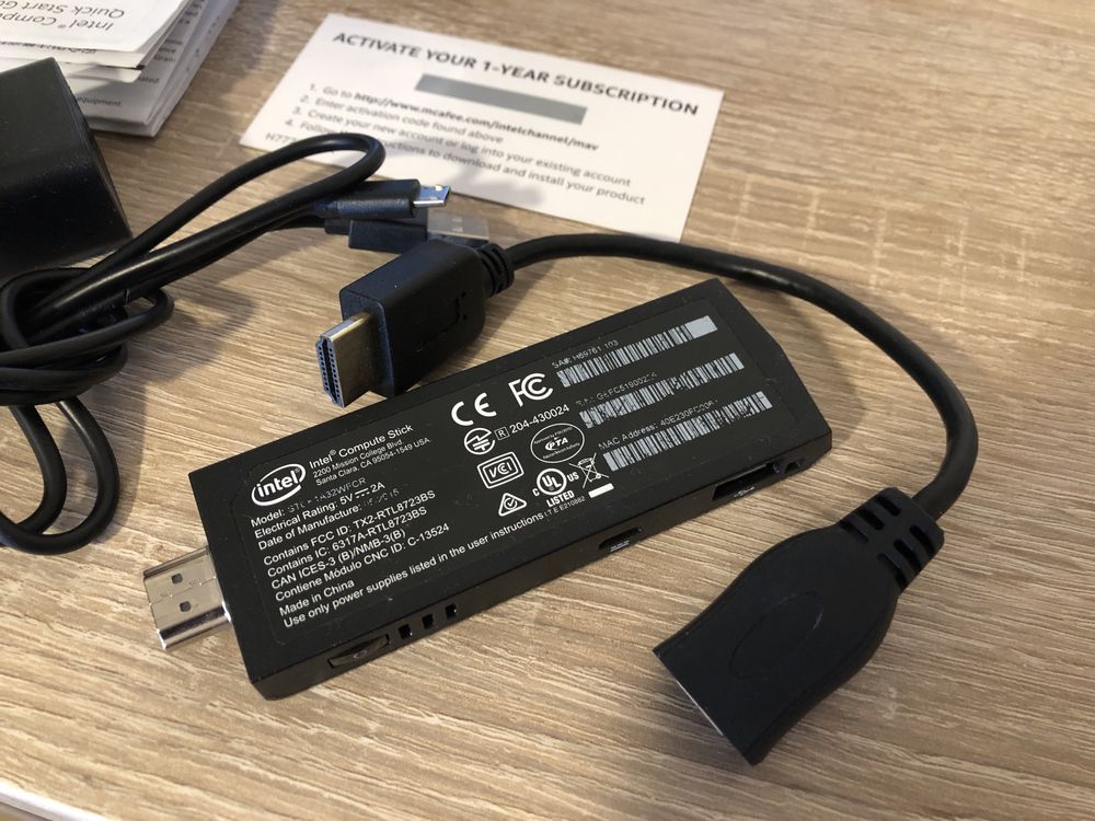 Komputer INTEL Compute Stick STCK1A32WFC