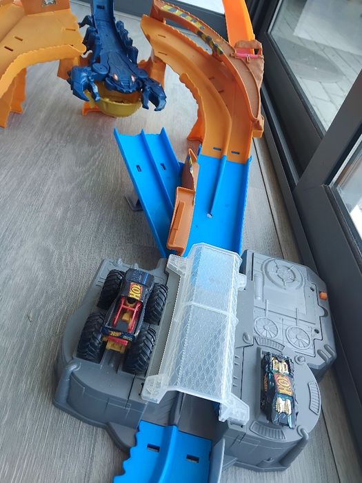 Pista hotweels monster truck