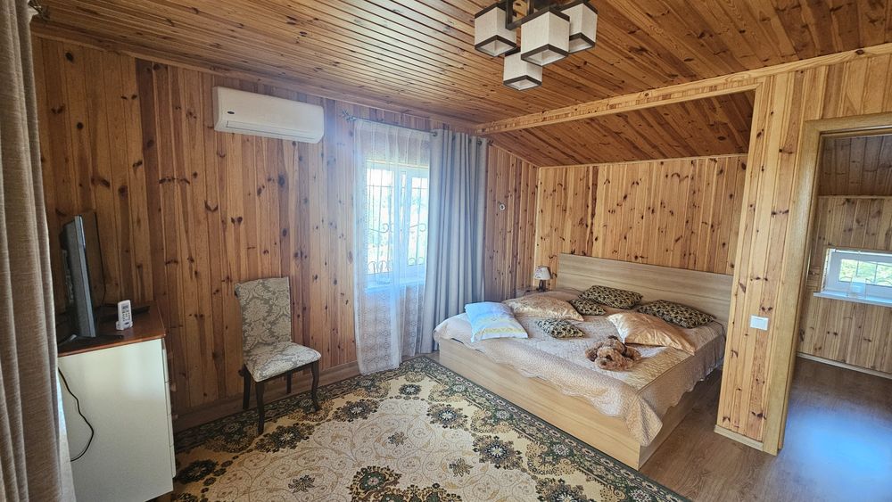 Продам заміський будинок