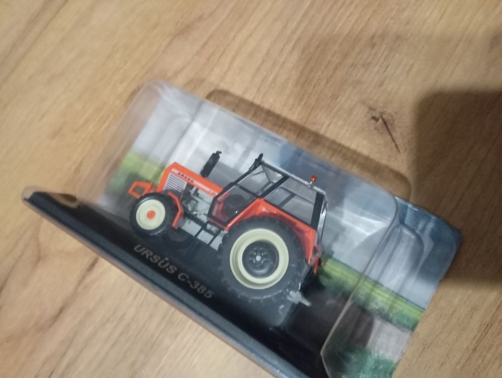 Model Ursus C-385