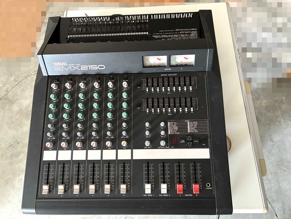 Mesa misturadora de som Yamaha EMX 2150 - Qtd. 1 Und.