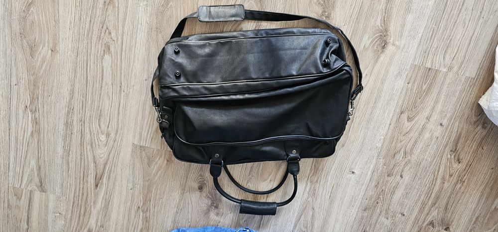 Męska torba podróżna na ramię pakowna na koszulę