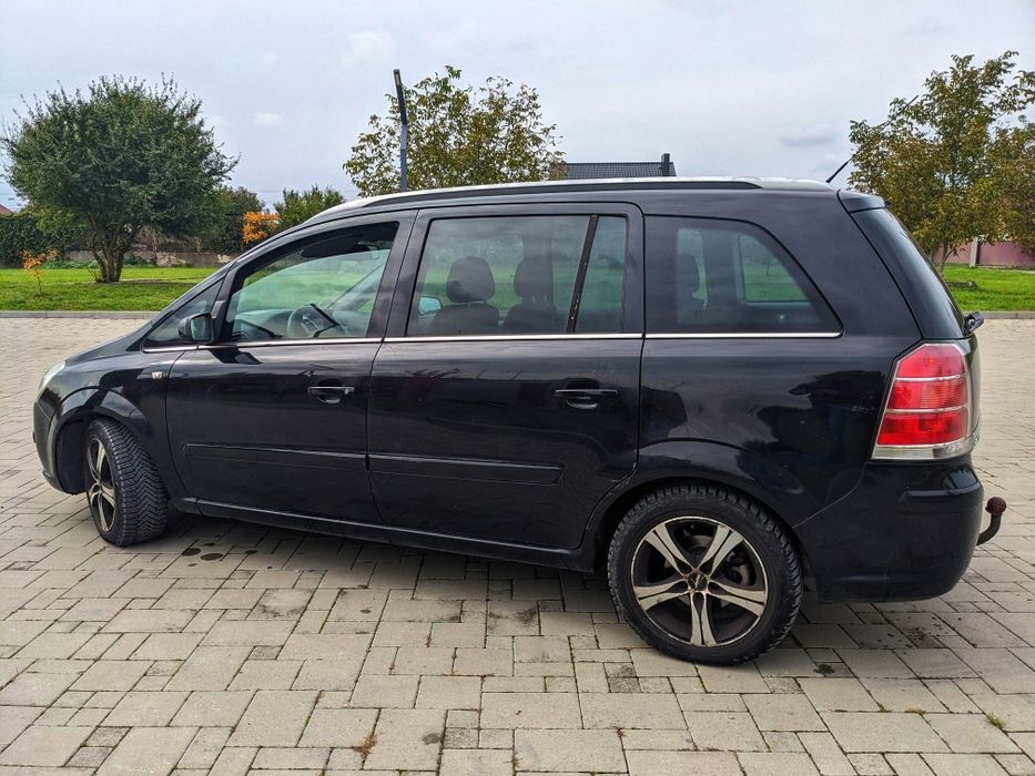 Opel Zefira 1.9дизель мінівен 7 місць 2006р в Україні