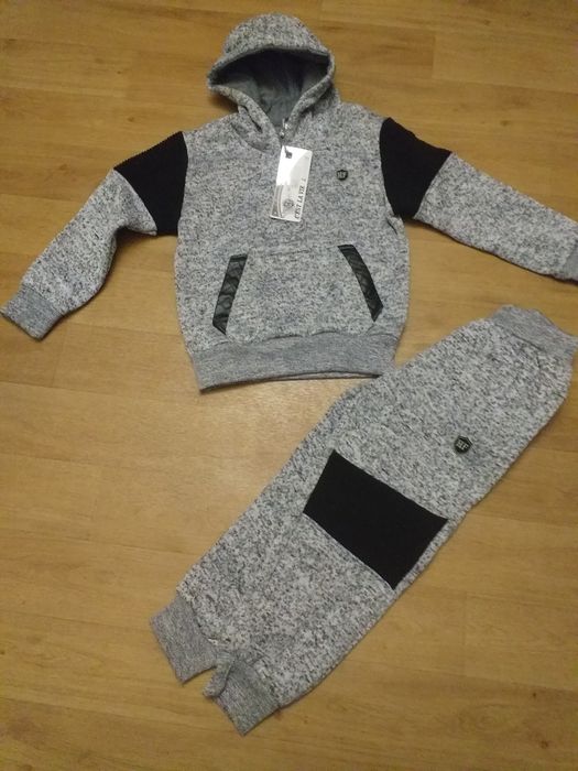 Gruby Nowy szary dres. 116