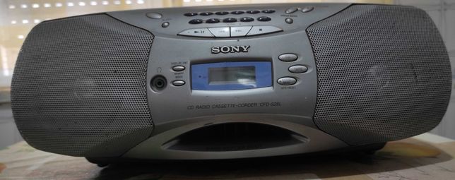 radio com CD e cassete da Sony