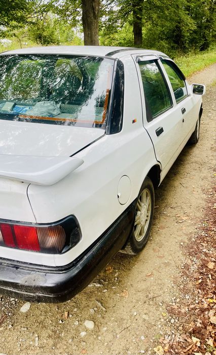 Продається автомобіль .