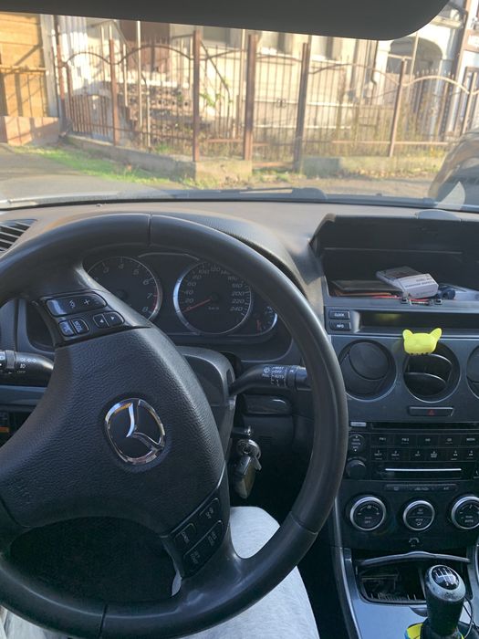 Мазда 6 2.0 2005год