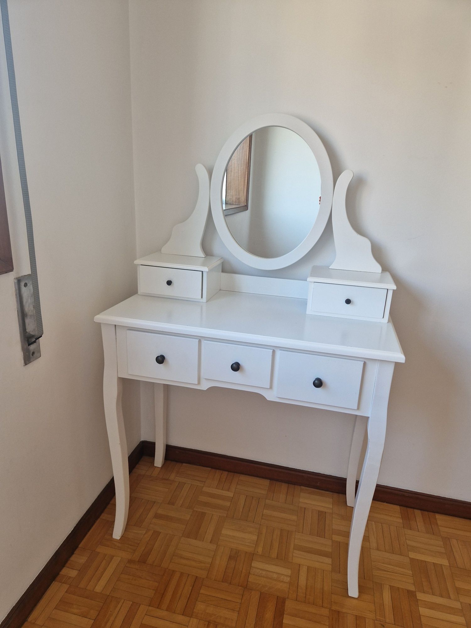 Toucador/Secretária elegante em branco