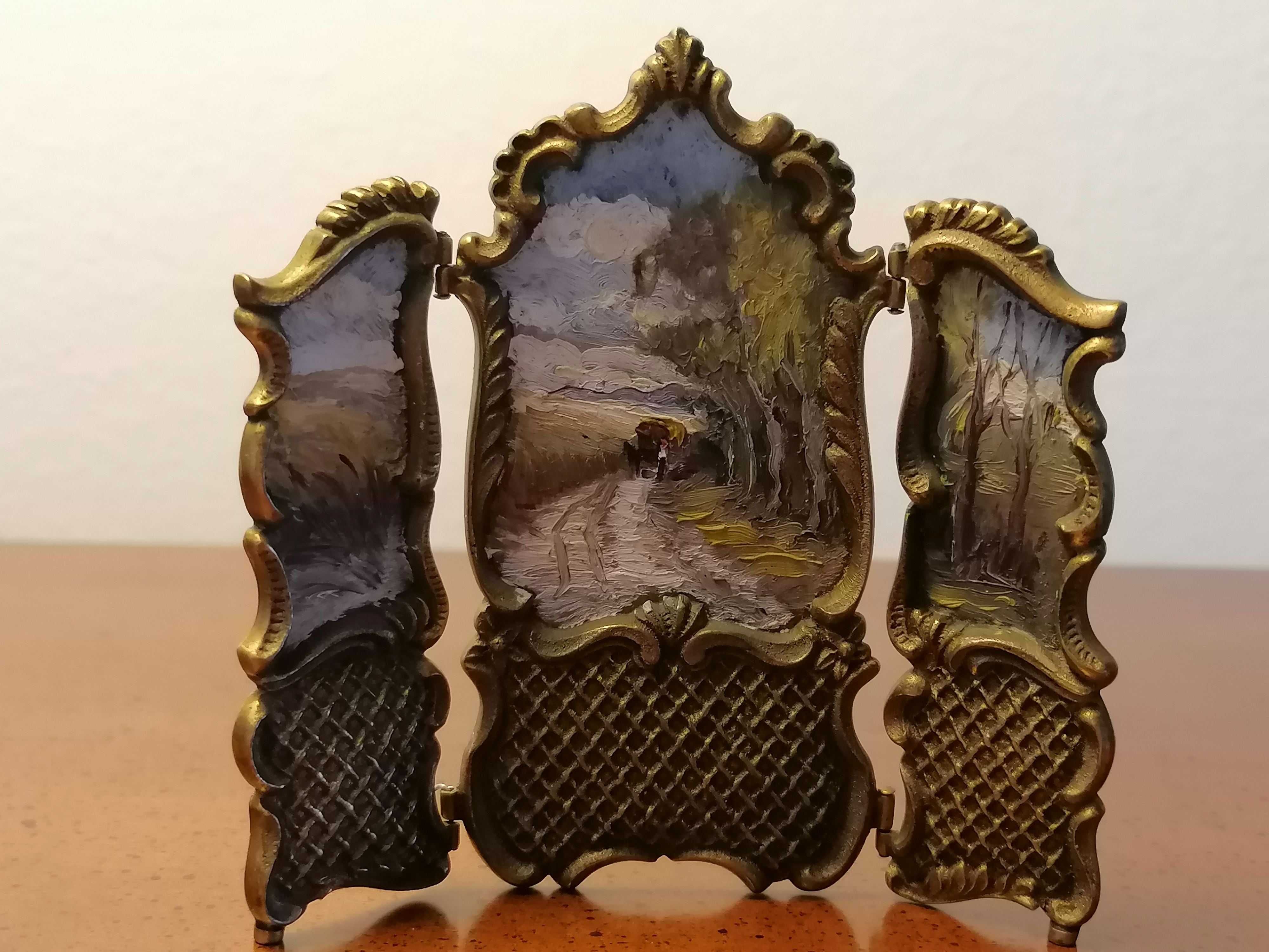 Tríptico em miniatura com pintura original sobre peças em metal