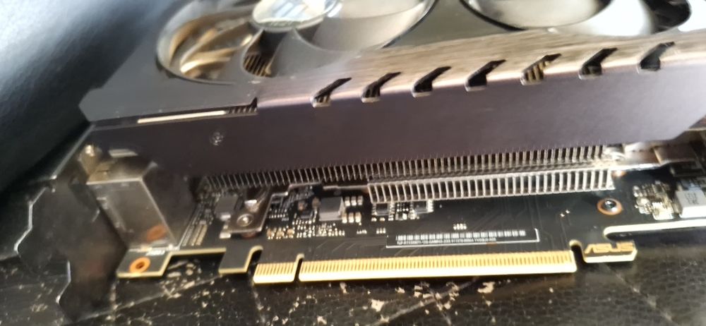 ASUS tuf RTX 3080 Ti 12GB Avariada