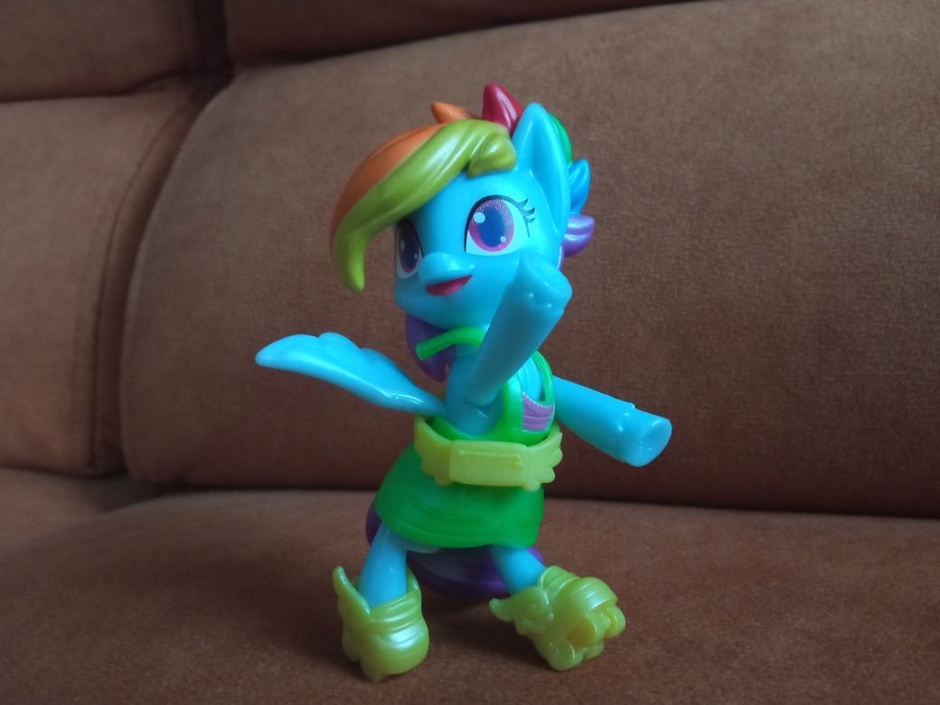 My Little Pony Rainbow Dash figurka Smashin Fashion gratis puzzle