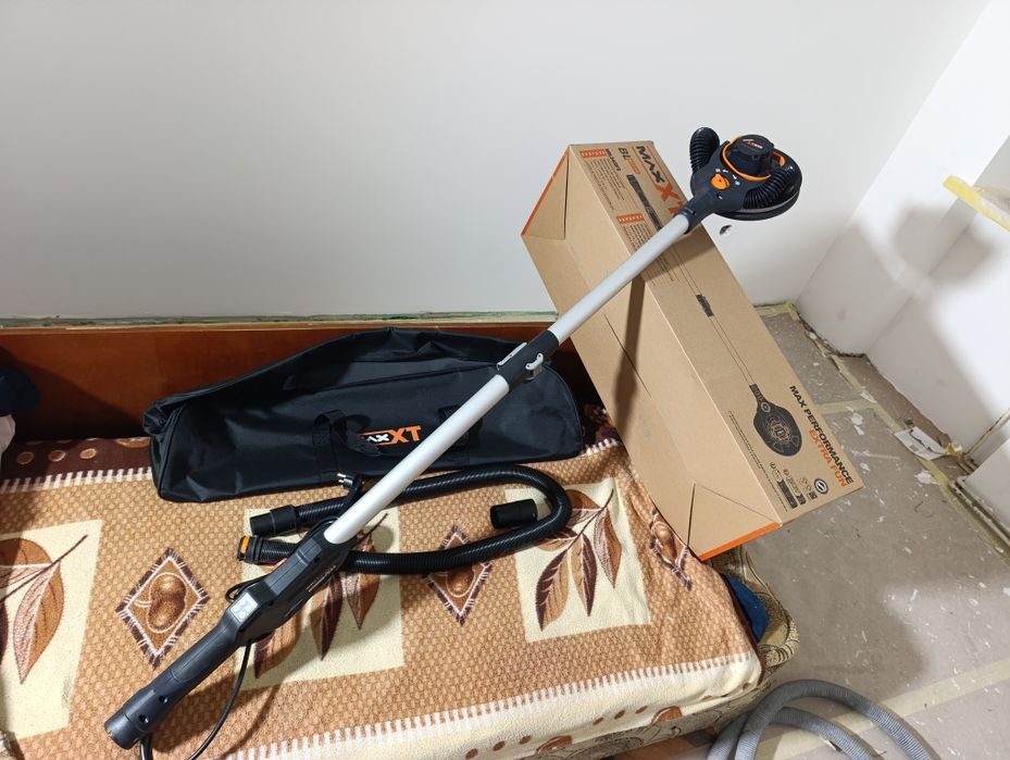 Продам шліфмашину  MAX XT MBLS400FB