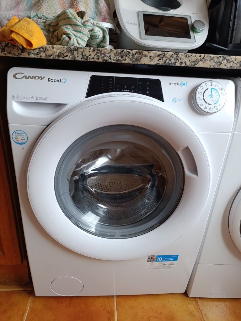 máquina lavar, com um ano