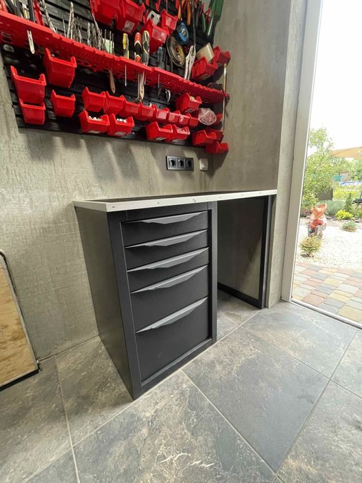 Столи для сто та гаража, візки, тумби, верстаки.