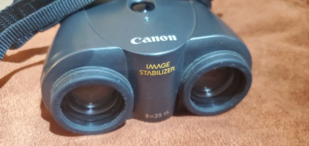 Бінокль Canon 8x25 is зі стабілізацією