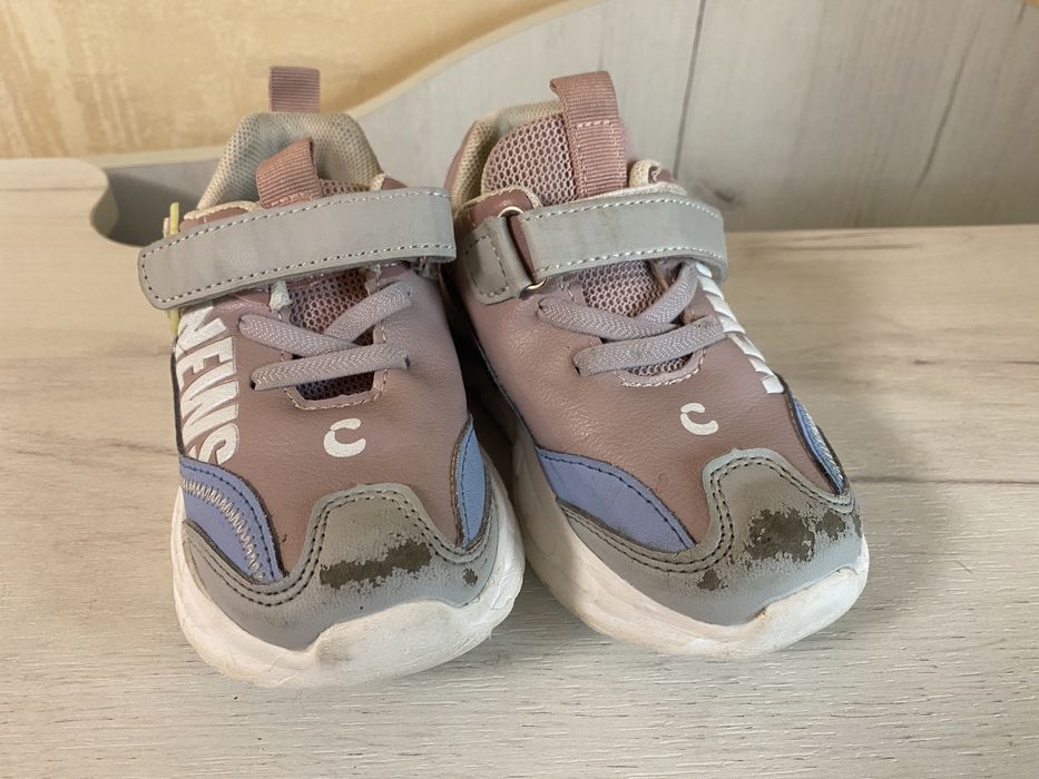 Кросівки для дівчинки 26 р