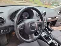 Audi A3 , Led, klimatronic, 1.6 TDI comonreyl SUPER stan