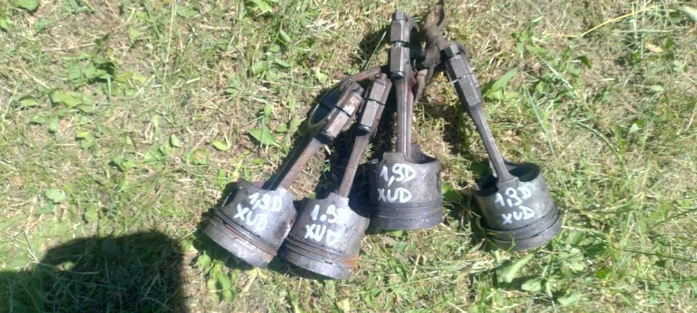 Citroen berlingo Peugeot partner polonez 1,9 diesel XUD tłok korbowód