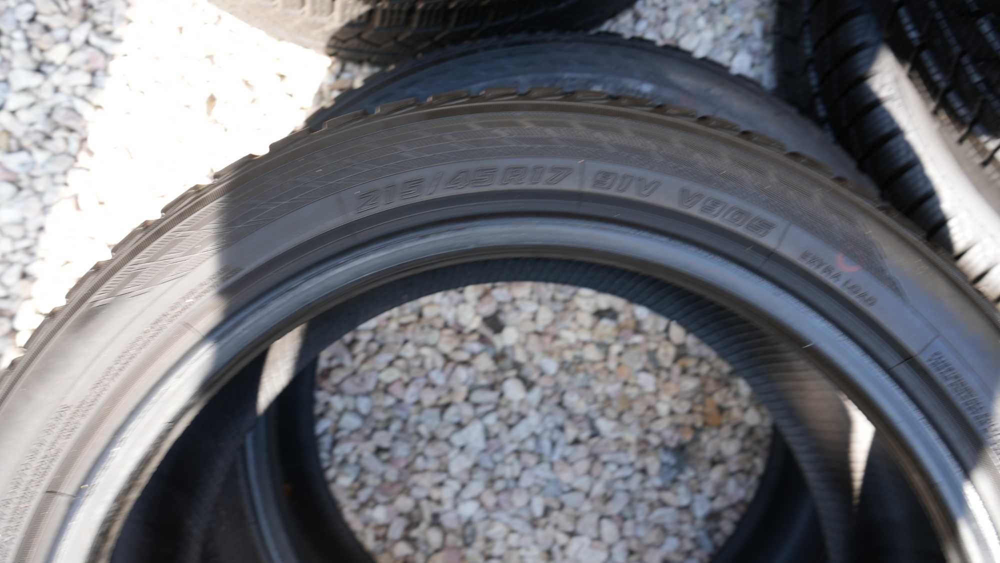 Opony zimowe Yokohama BluEarth Winter V905 – 215/45 R17 – DOT 2823