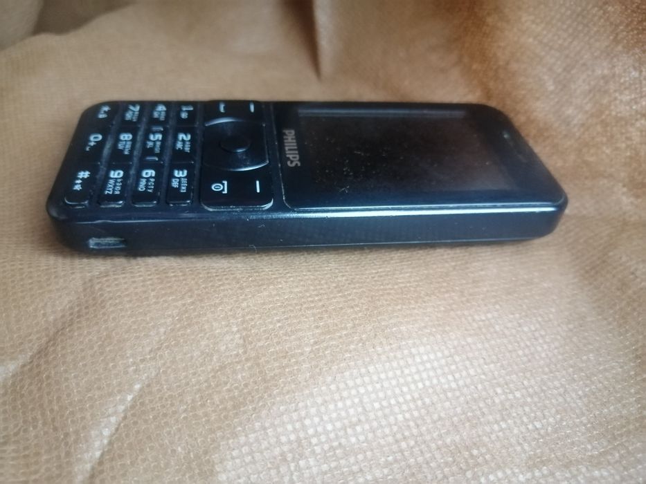 Телефон Philips xenium e181 3100mah
