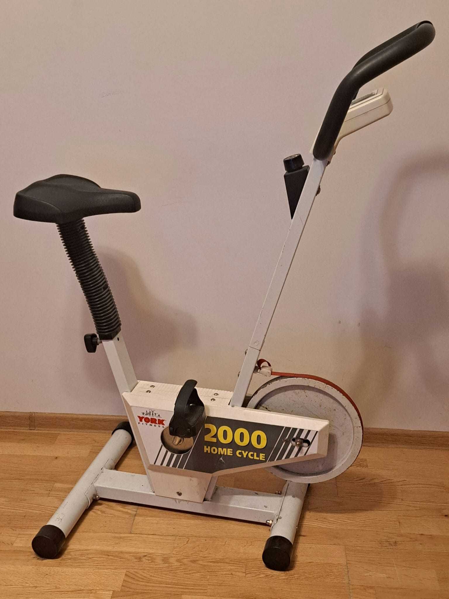 Rower stacjonarny marki YORK Fitness. Model 2000 home cycle.