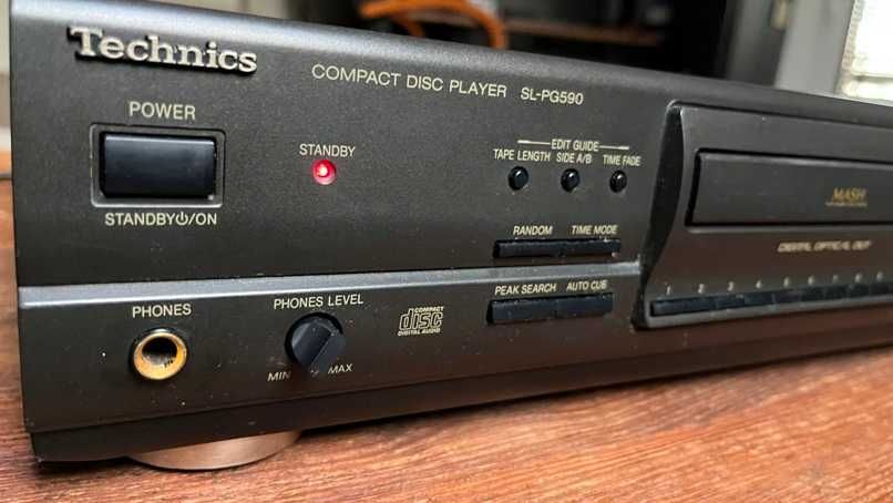 Odtwarzacz compact CD Technics SL-PG590, nowy laser