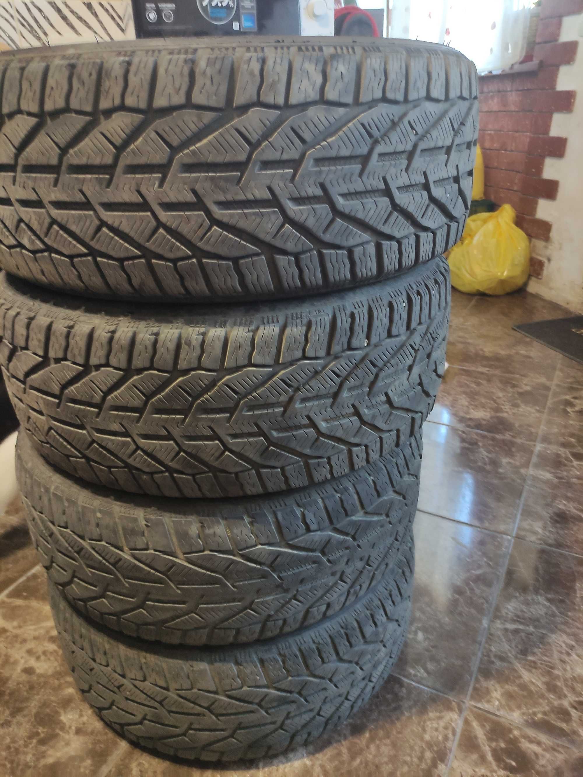 Шини 225/45/R17 все сизонка