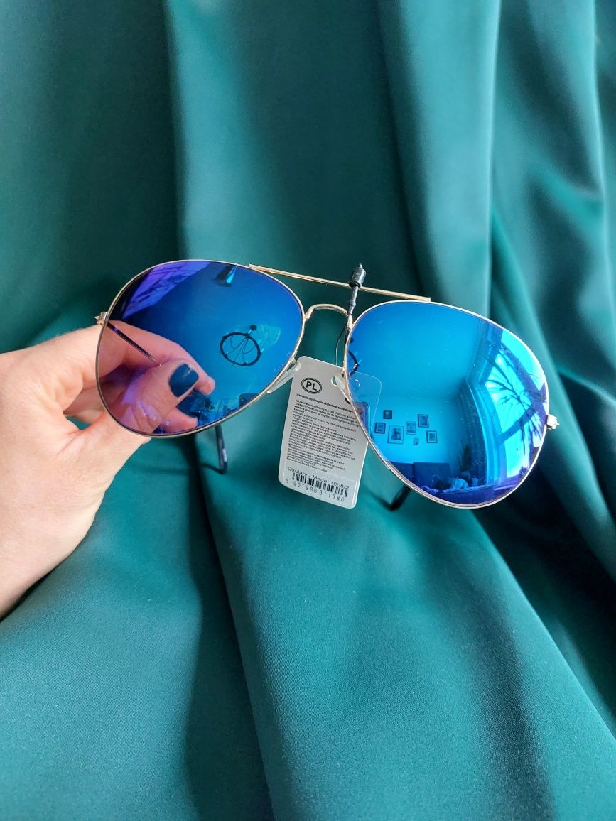 2 pary okularów przeciwsłonecznych, ochroną UV
