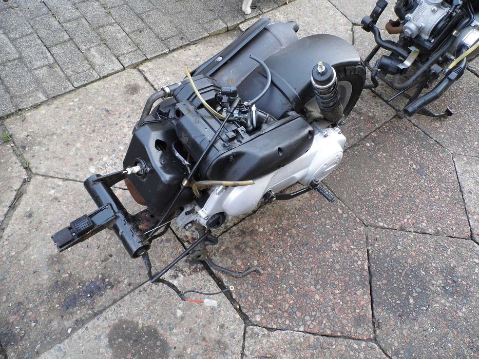 SILNIK PIAGGIO TPH NEW FLY 50 2T  sr motard sportcity gwar 4 tys km