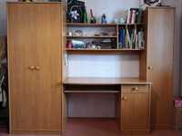 б/у дитячий набір меблів: стінка (шафа+полиці+стіл) і бібліотека