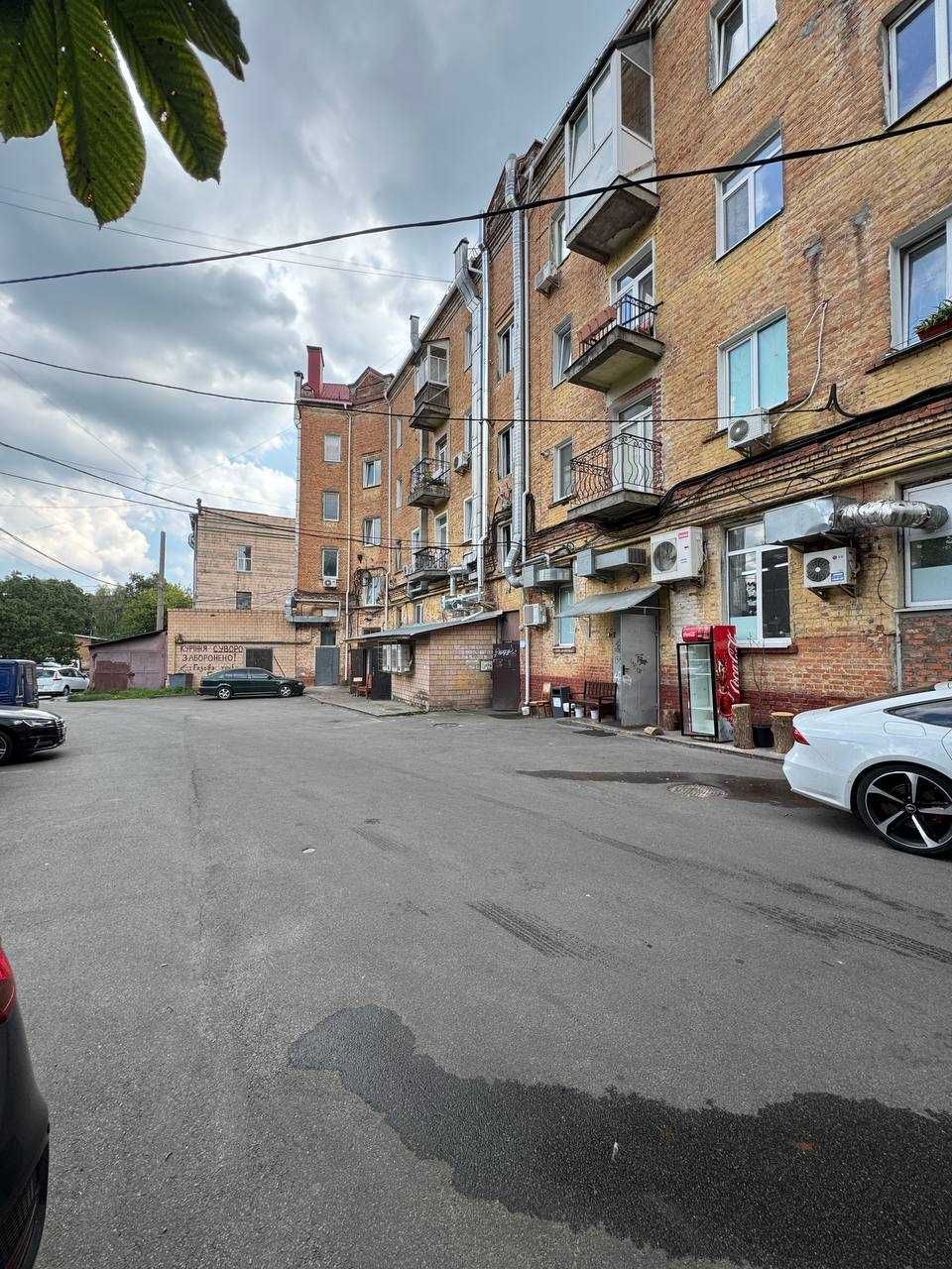 2 кімнатна сталінка, центр міста