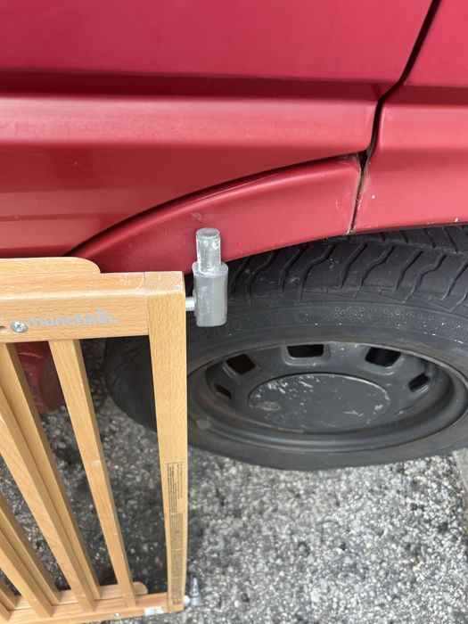 Grade em madeira para porta o escadas