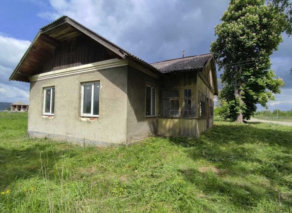 Продається земля і будинок