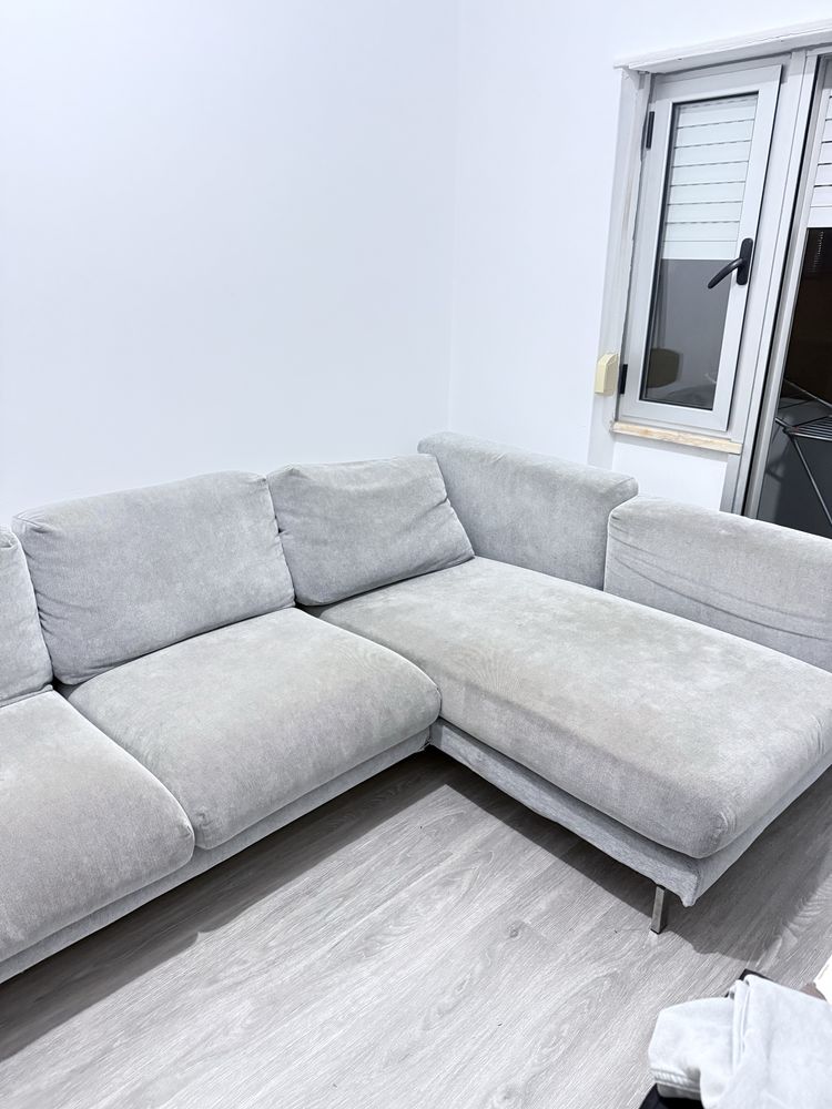 Sofa chaise long cinzento