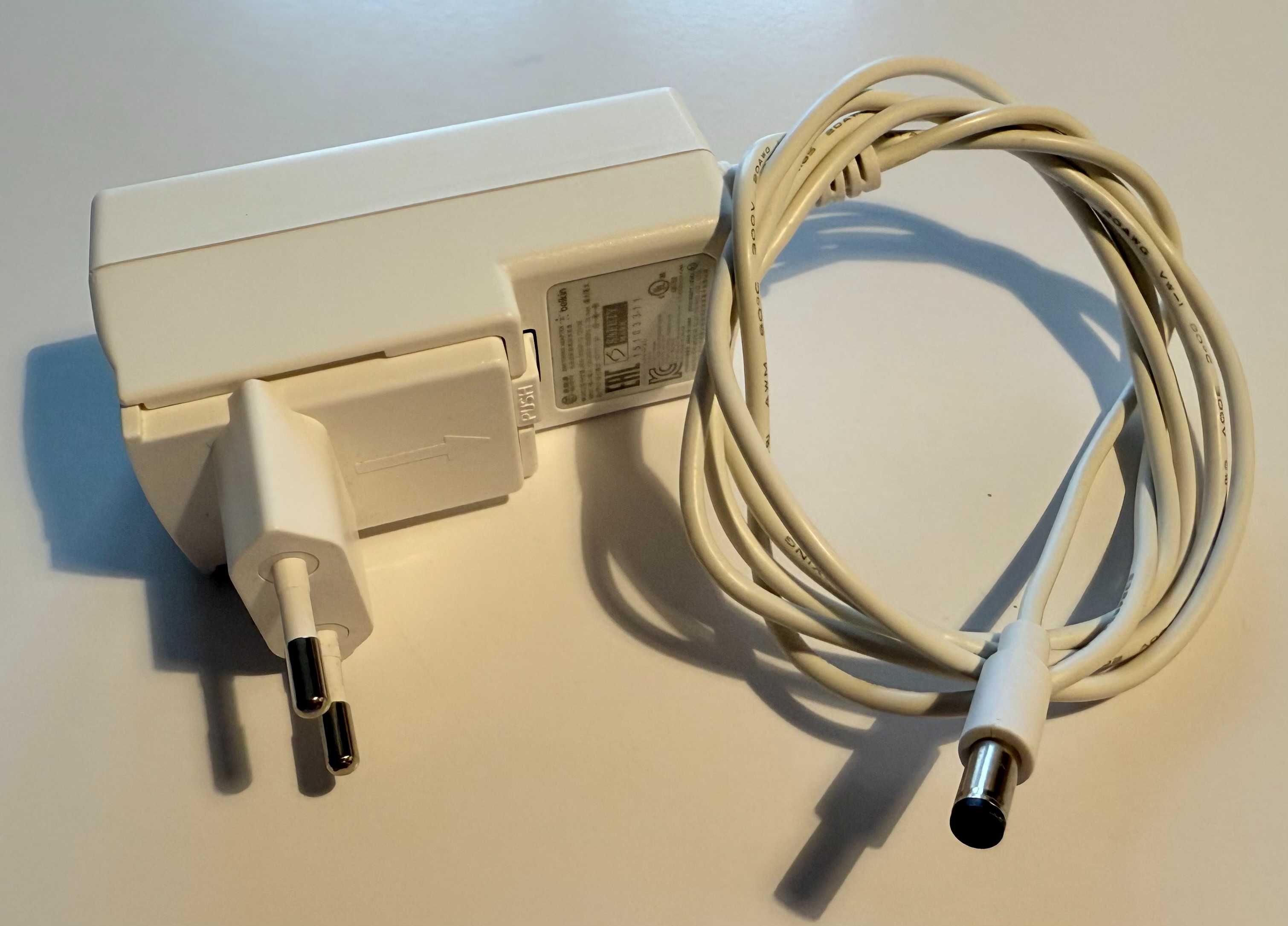Stacja ładująca, ładowarka iPhone oraz iWatch - Belkin F8J200