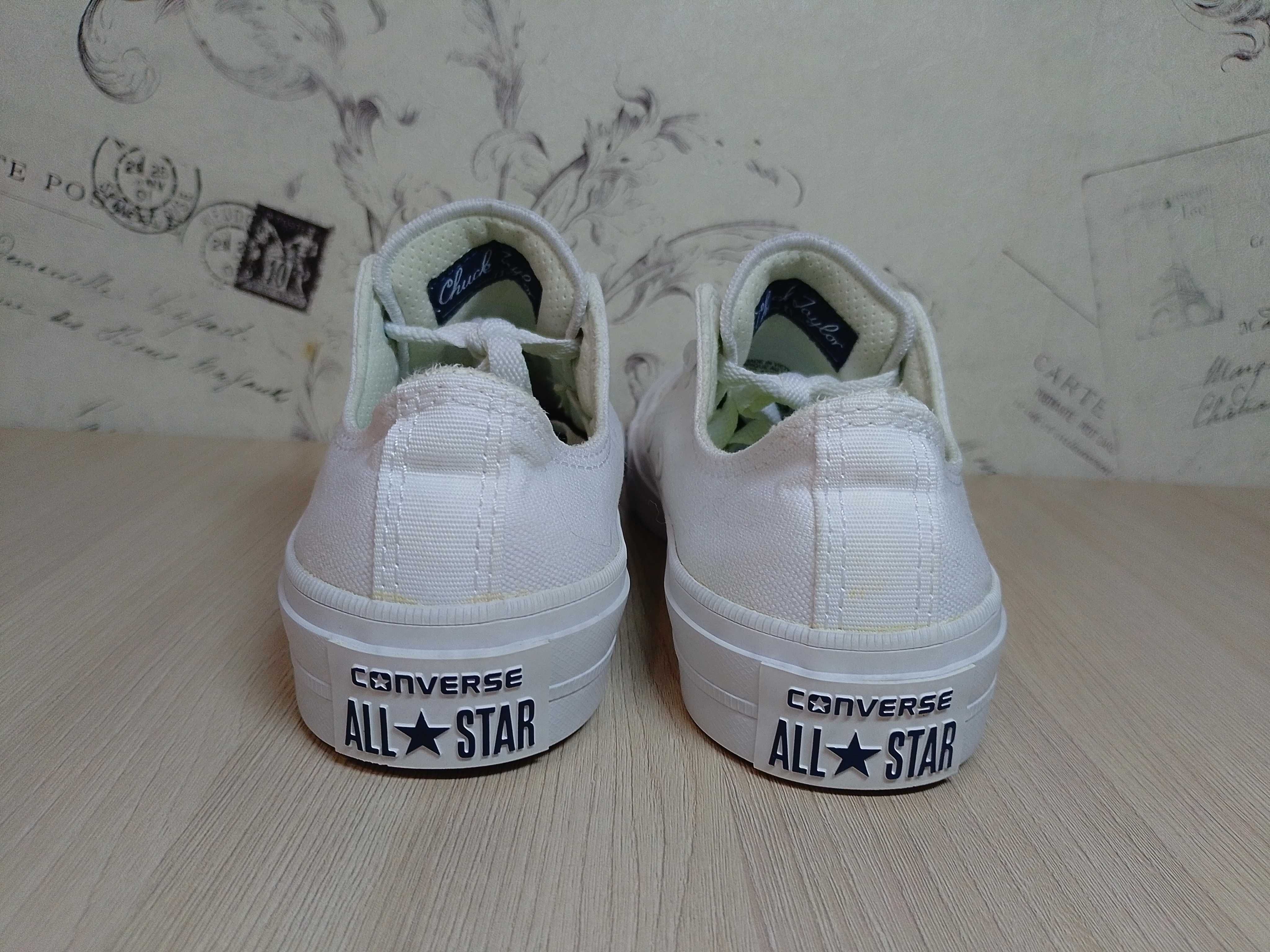 - Converse Chuck Taylor All Star II 150154C